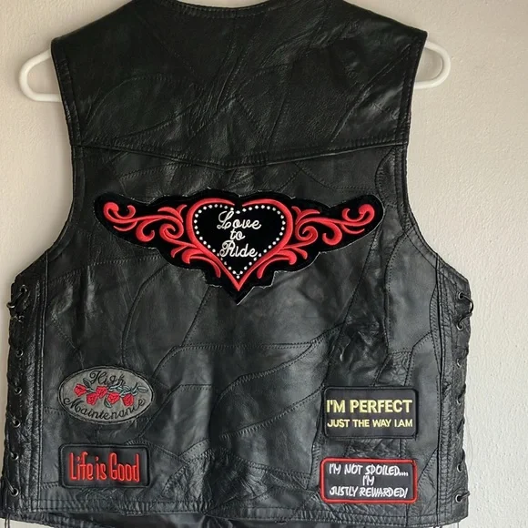 Ladies Leather Vest with 9 patches. - Picture 7 of 10